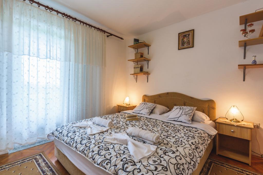 Apartmani Steni Sveti Stefan Exterior photo