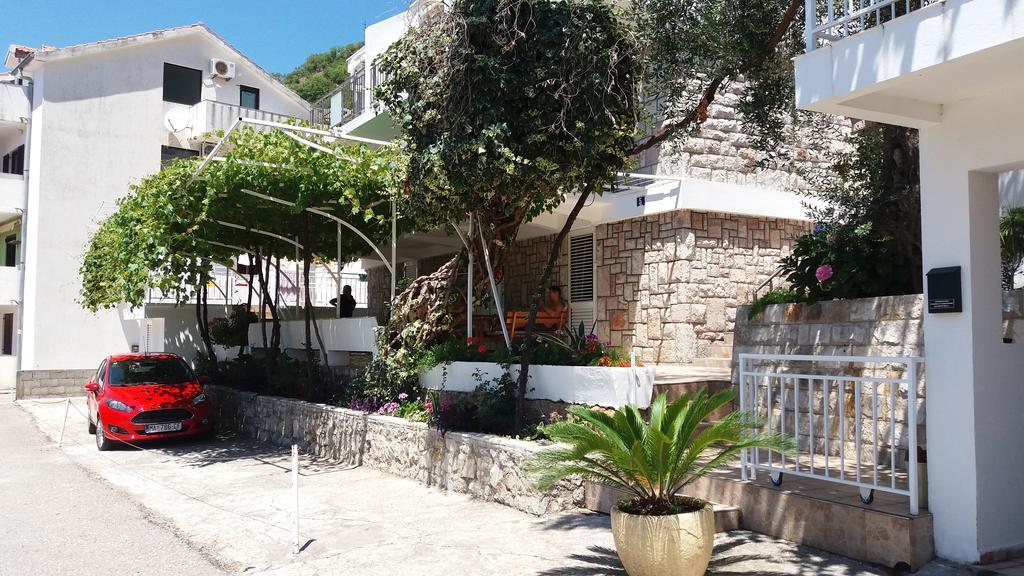 Apartmani Steni Sveti Stefan Exterior photo