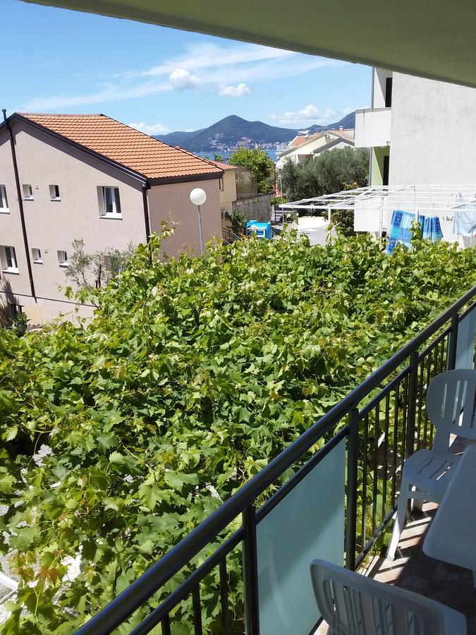 Apartmani Steni Sveti Stefan Exterior photo